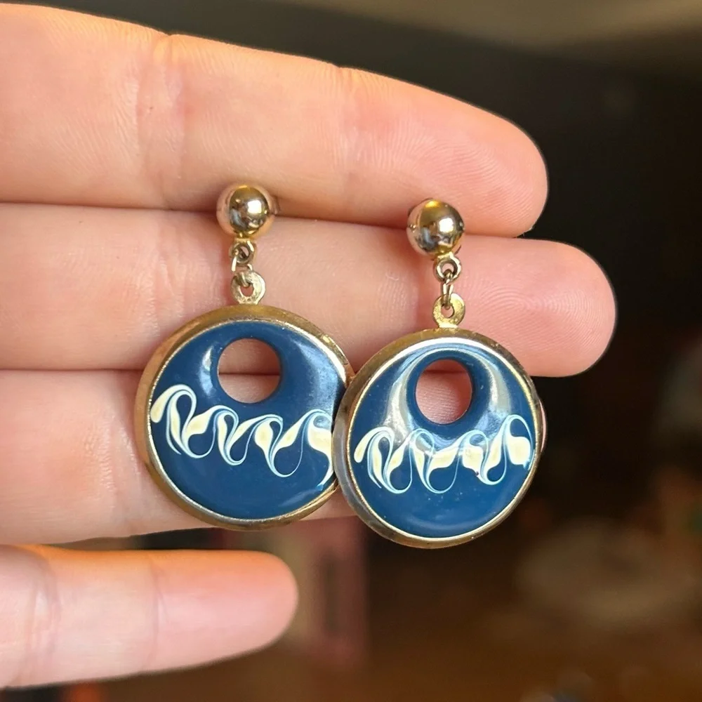 Vintage Navy Enamel Swirl Dangle Earrings Gold Tone Retro Statement Jewelry - Picture 2 of 9